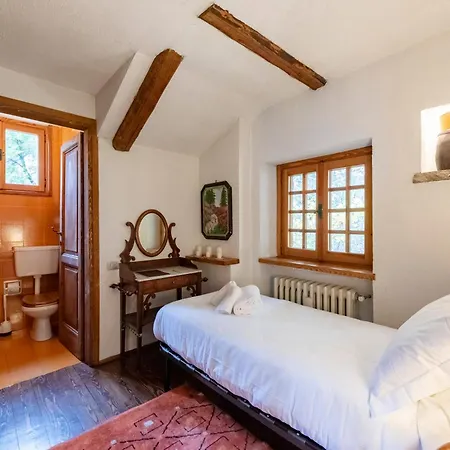 Chalet Les Boise - Sauna, Heated Pool And Mountains View Appartamento Courmayeur