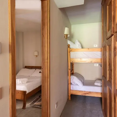 Chalet Les Boise - Sauna, Heated Pool And Mountains View Appartamento Courmayeur